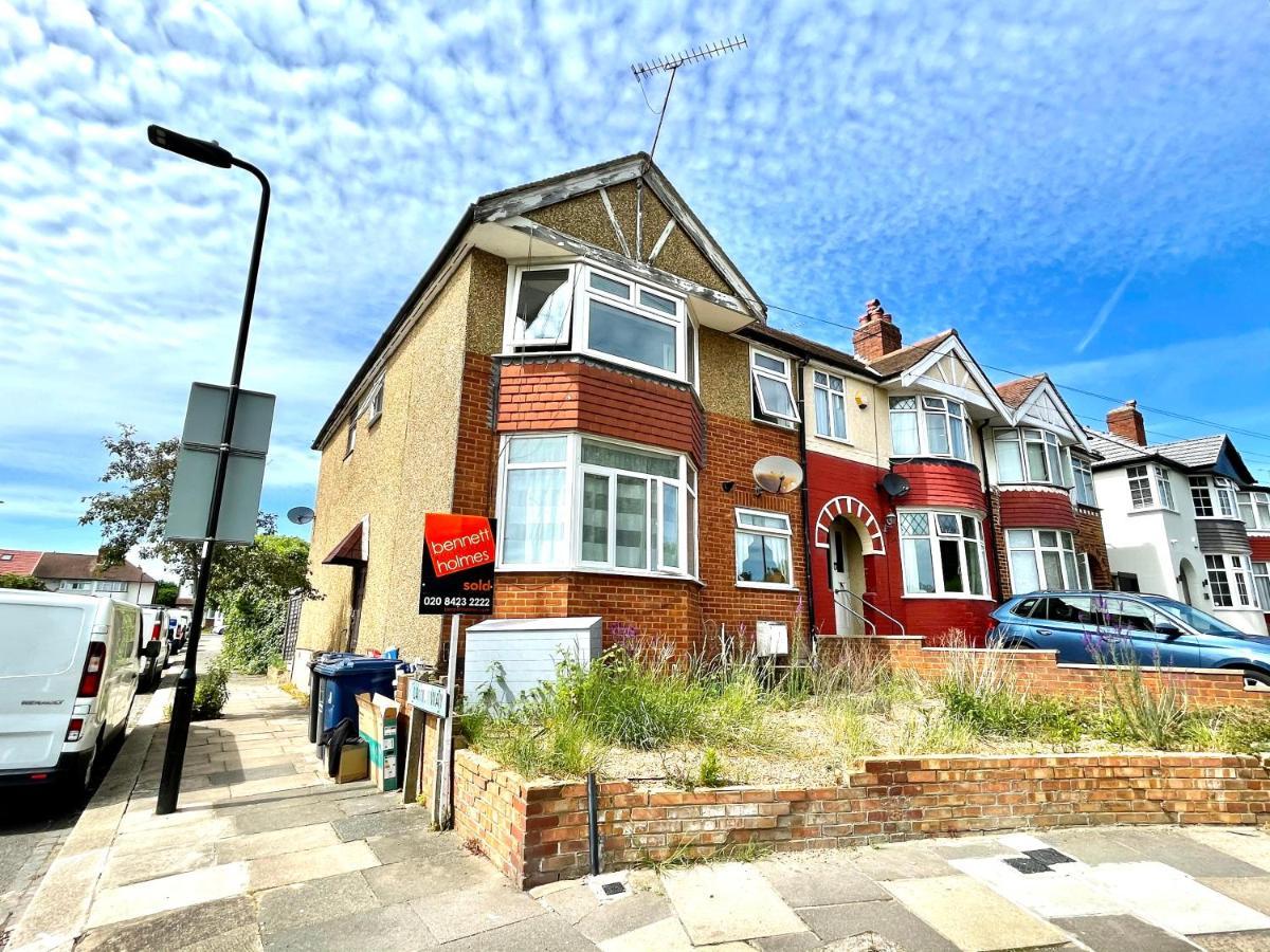 Apartmán No2326 Tree-Hole Northolt  Exteriér fotografie